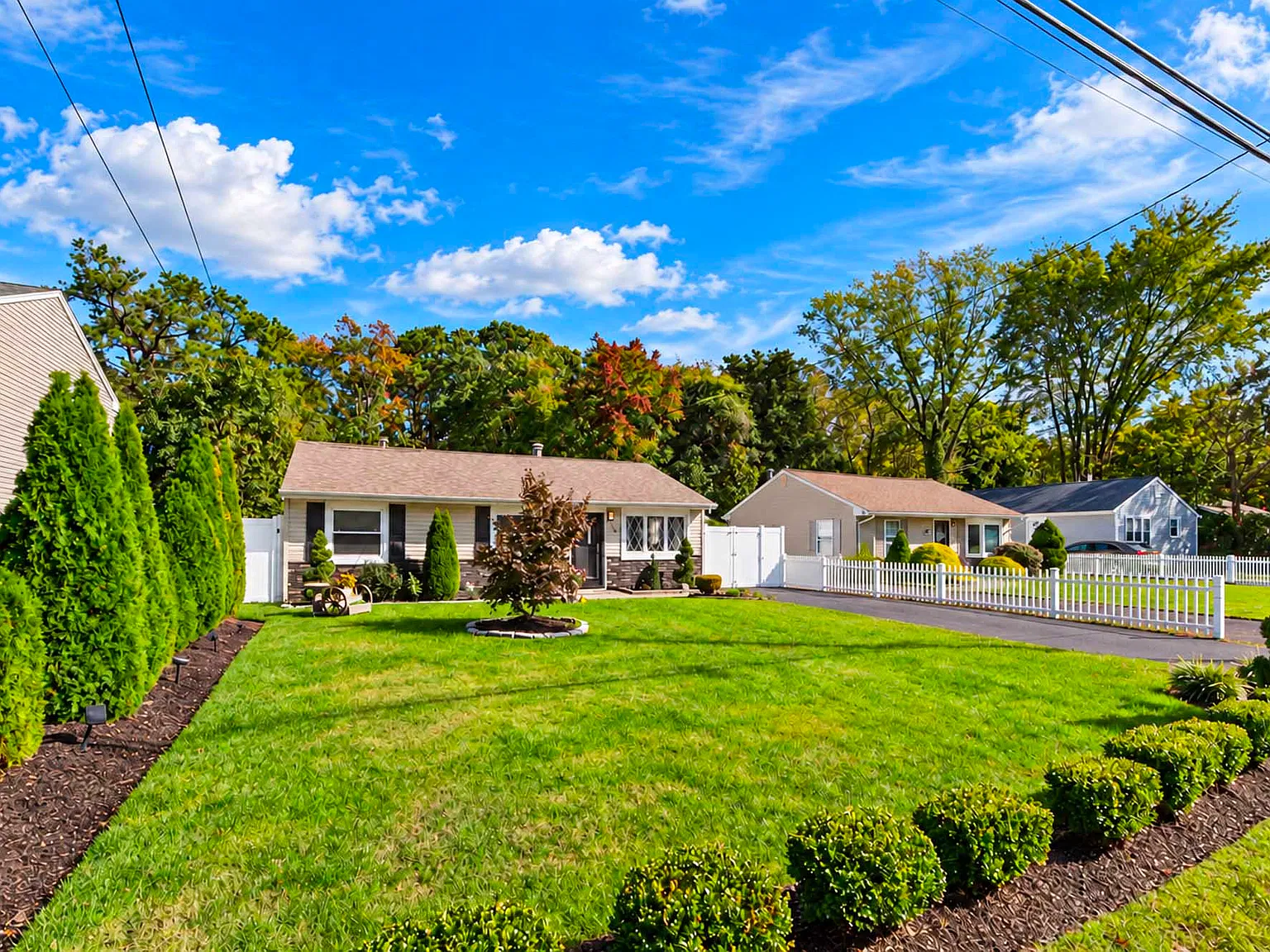 3 bed, $3,200 — Photo 2