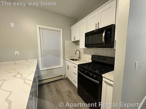 2nd image of 10 Pearl Street Pl #3