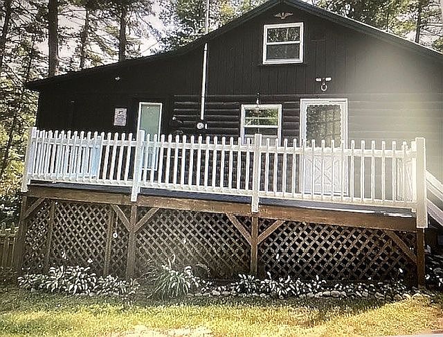 1st image of 15 Desmond Dr