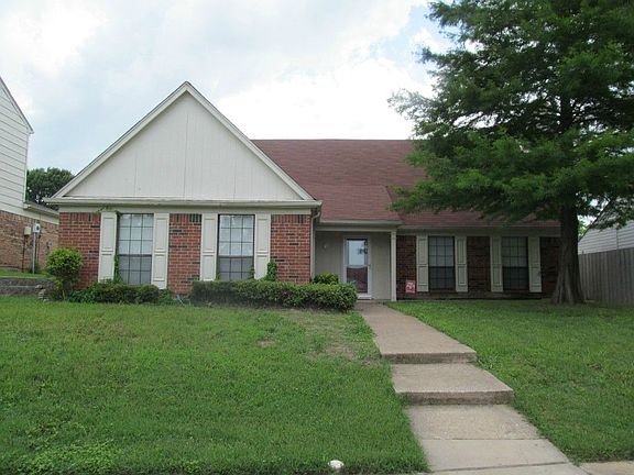 2nd image of 2109 Country Oaks Dr