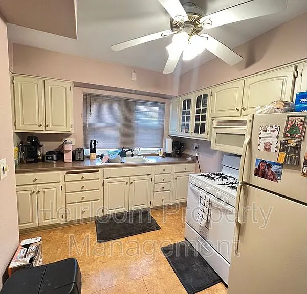 2320 E 2nd St #1 — Photo 2