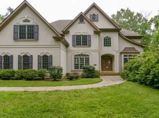 11413 Governors Dr, Chapel Hill, NC 27517