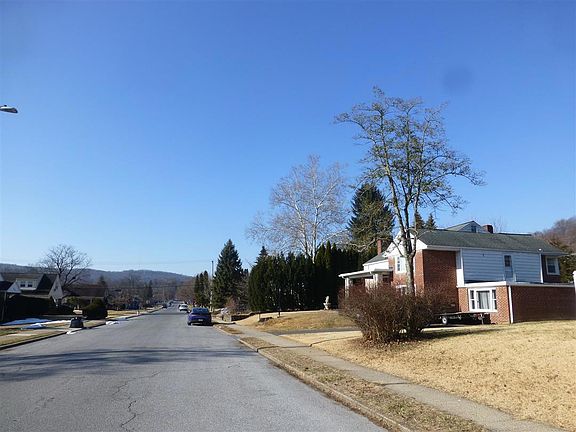 5th image of 906 N 25th St