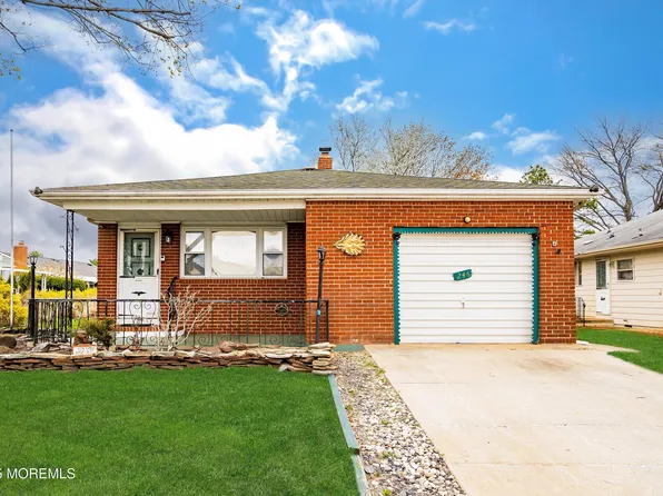 246 Charlotteville Drive N, Toms River, NJ 08757