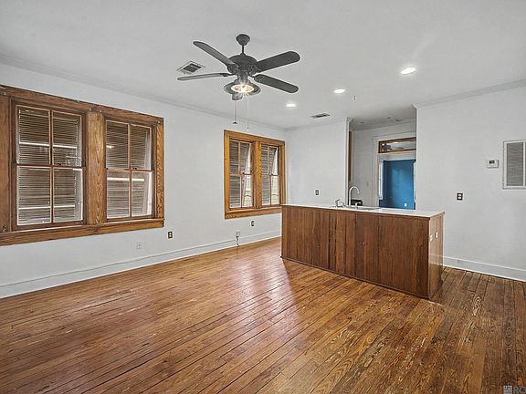 3rd image of 630 Saint Joseph St