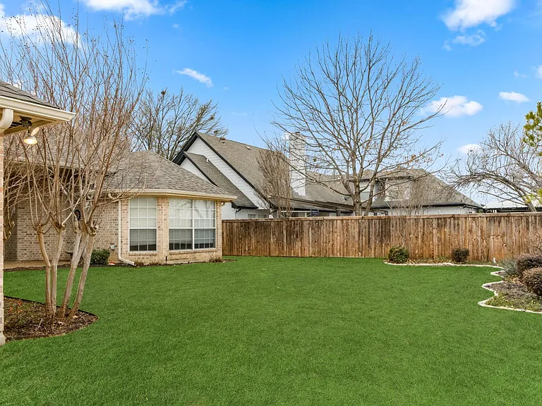 118 W Greenbriar Ln — Photo 40