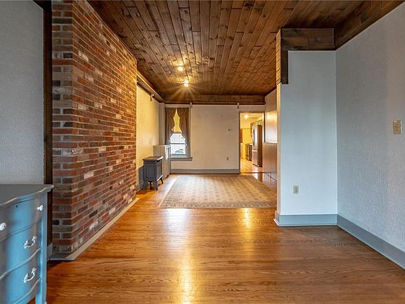 4th image of 708 Saint John St