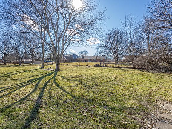 5th image of 703 Pointview Dr