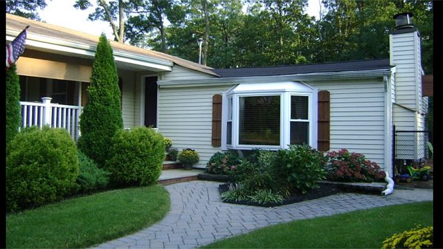 Entrance & Bay window 