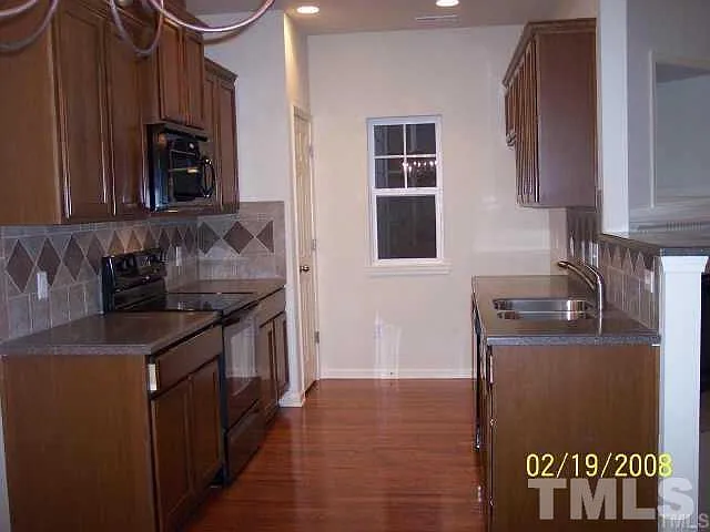 237 Linden Park Ln — Photo 6