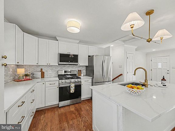 4th image of 8904 Early St