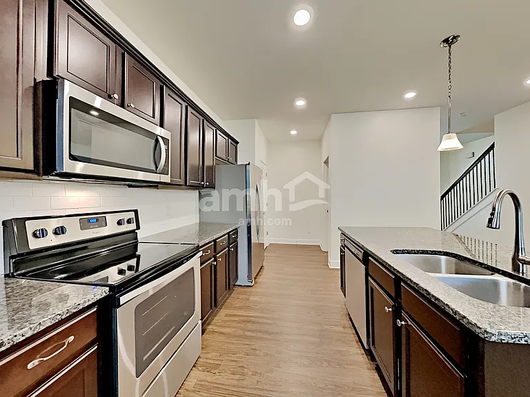 4800 Horatio Ct — Photo 4