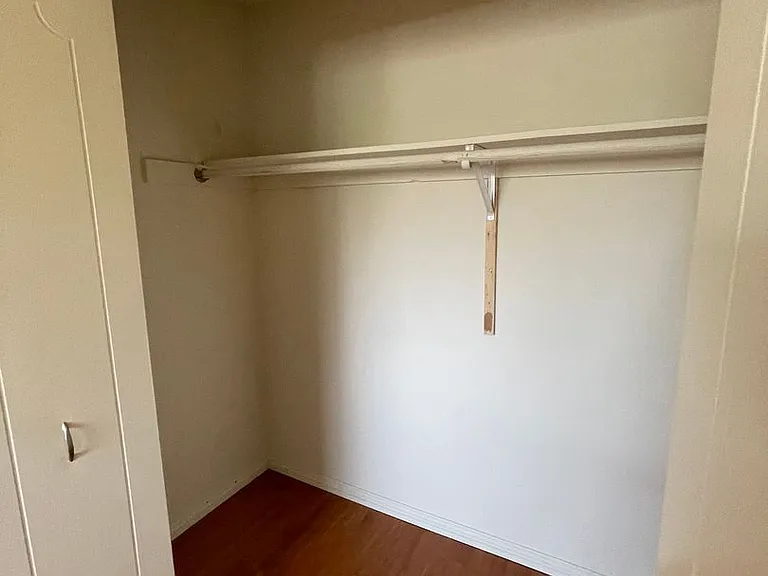 718 N Monterey St — Photo 41
