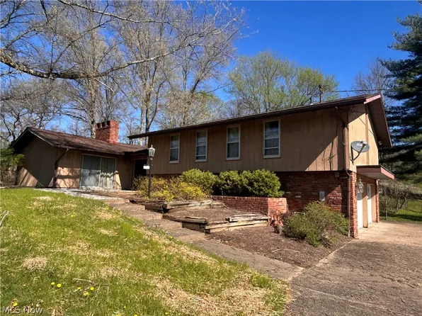 105 Colegate Woods Dr, Marietta, OH 45750