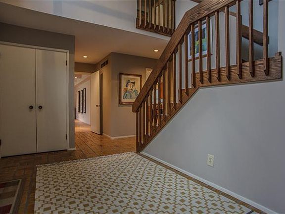 3rd image of 1012 Spruce Dr