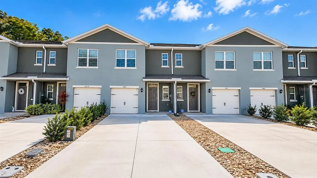 3 bed, 2.5 bath, 1515 sqft, $1,850 — Photo 1