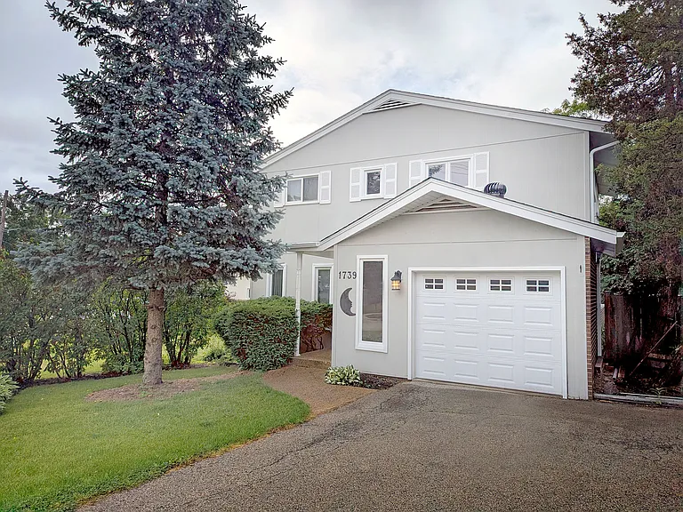 1739 Ferndale Ave — Photo 1
