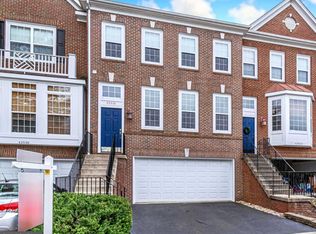 43532 Gabriel Sq, Chantilly, VA 20152
