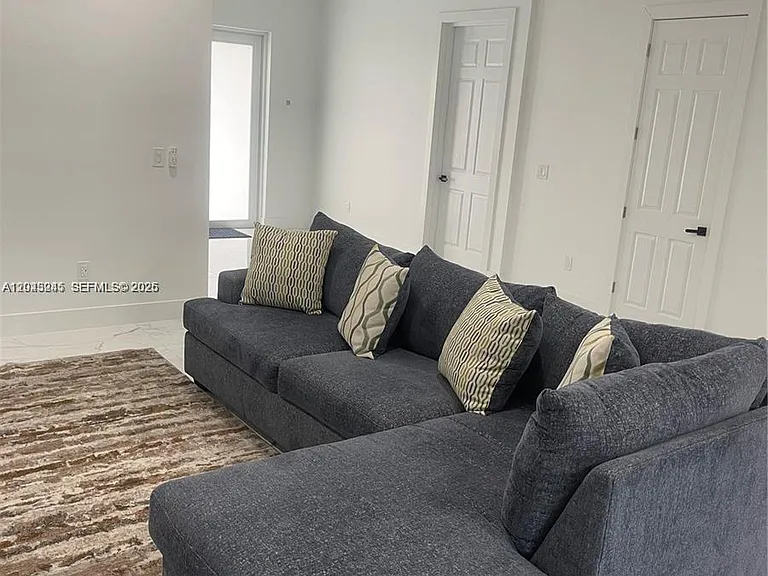 321 Briggs Ave S — Photo 11