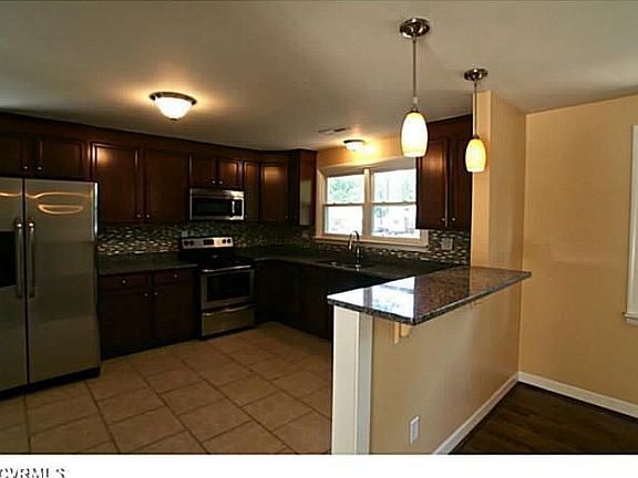 4th image of 8360 Trout Ln