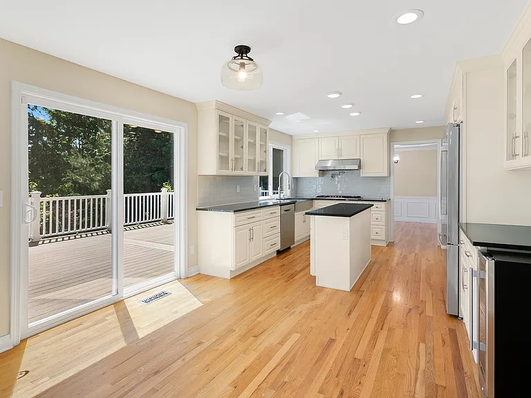 15023 SE 65th St — Photo 12