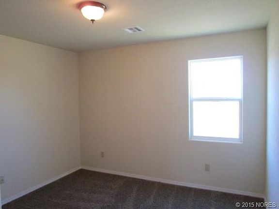 3rd image of 115 E Morris Ave