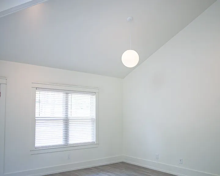 113 Barclay — Photo 3
