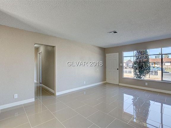 4th image of 417 Leonard Ave