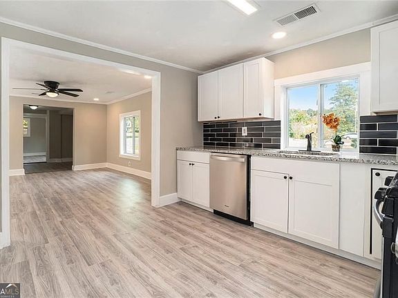 5th image of 4920 Hiram Lithia Springs Rd