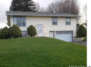 2548 Mohawk St, Sauquoit, NY 13456