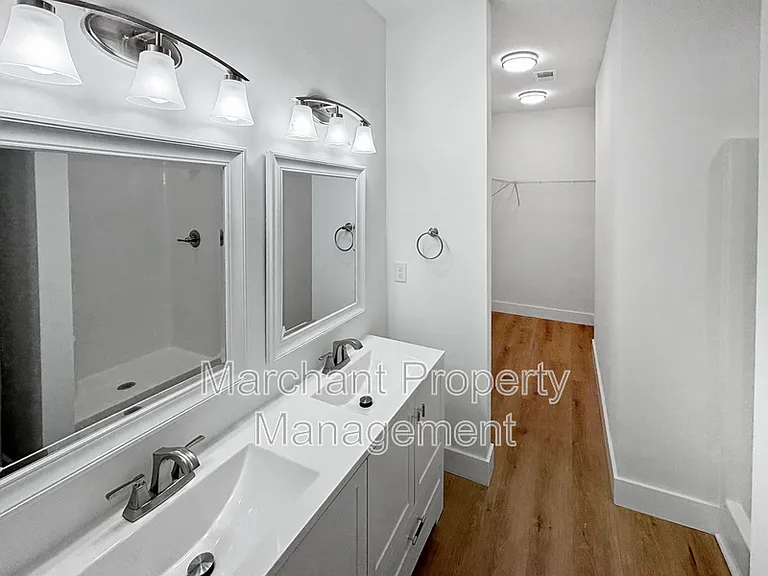 7 20th St — Photo 22