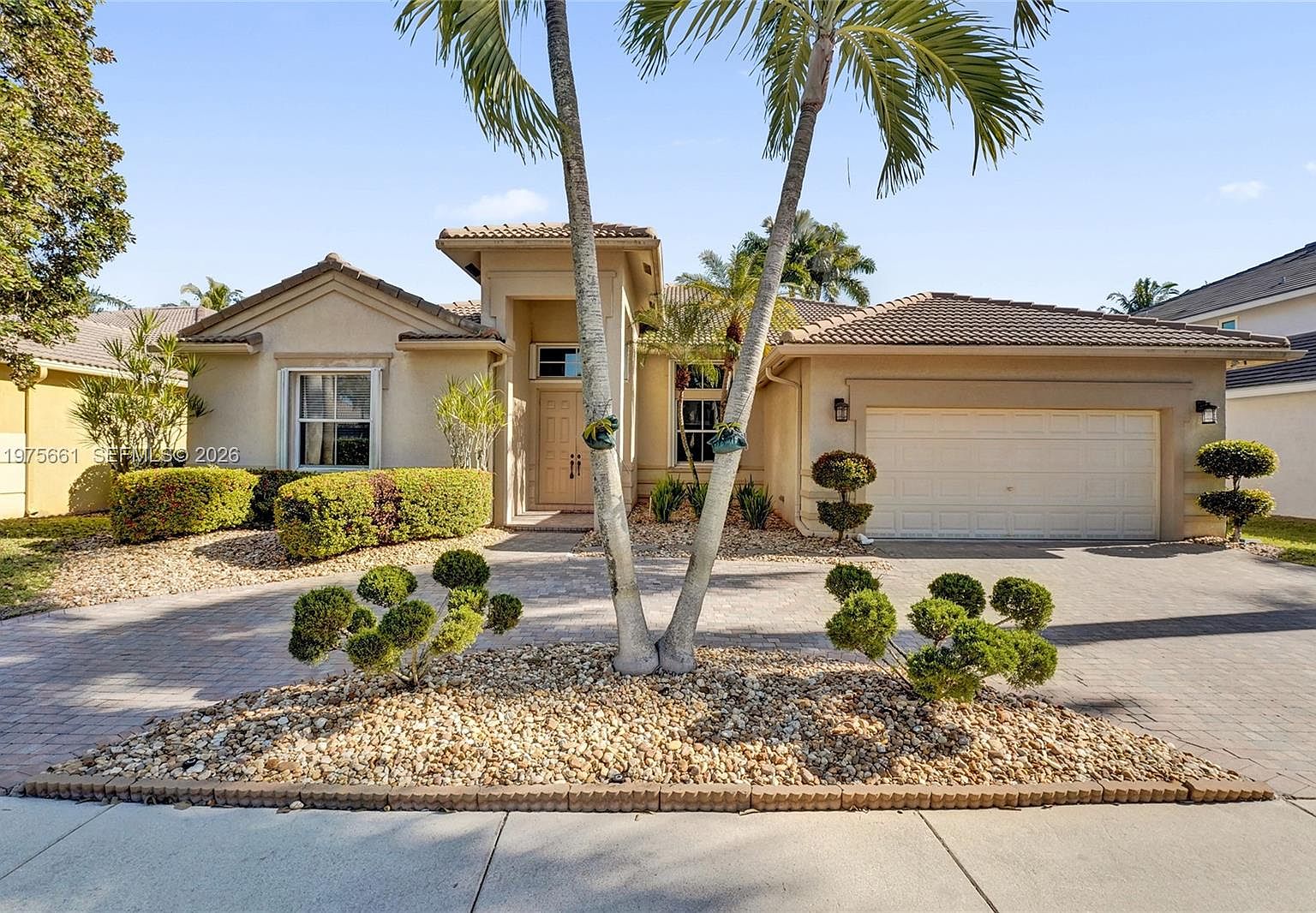 2458 Greenbrier Ct