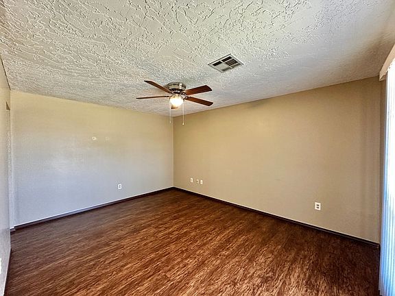 4th image of 7203 NW Kingsbury Ave