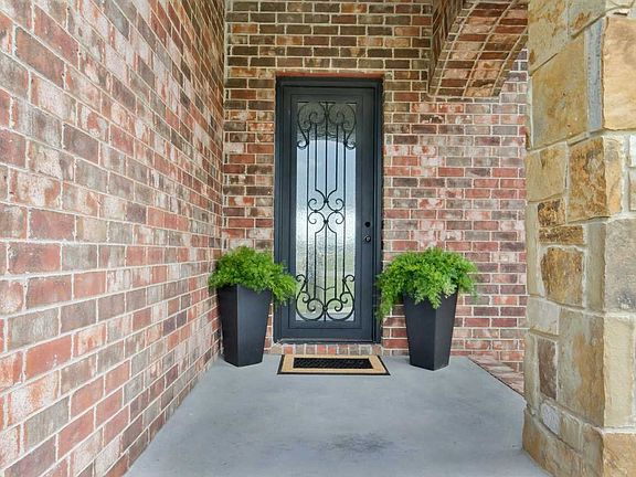 2nd image of 715 W Learjet Cir