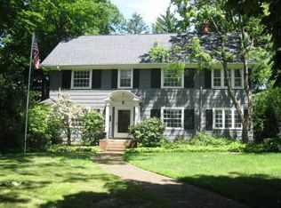 2285 Demington Dr, Cleveland Heights, OH 44106