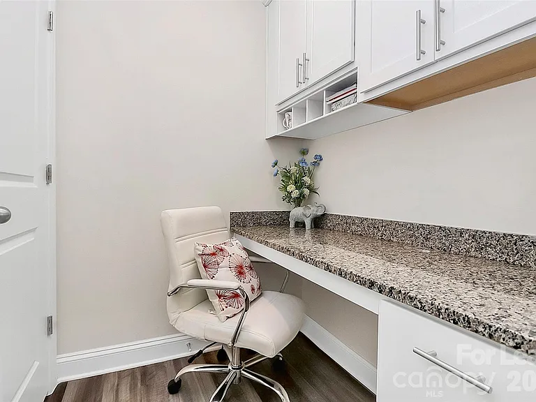 2126 Blewett Dr — Photo 16