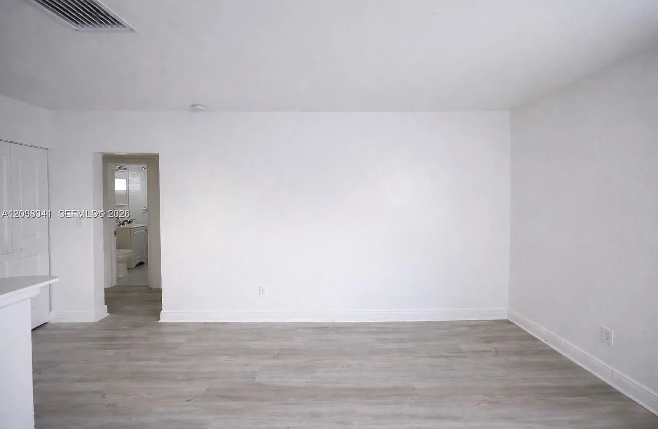 Shorecrest — Photo 3
