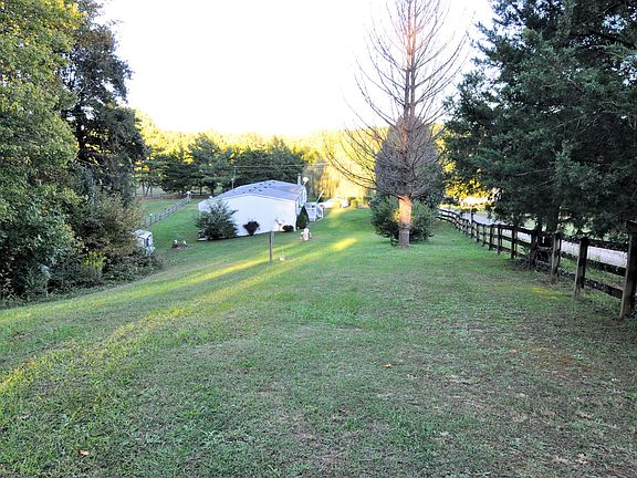 2nd image of 275 Meadow River Dr