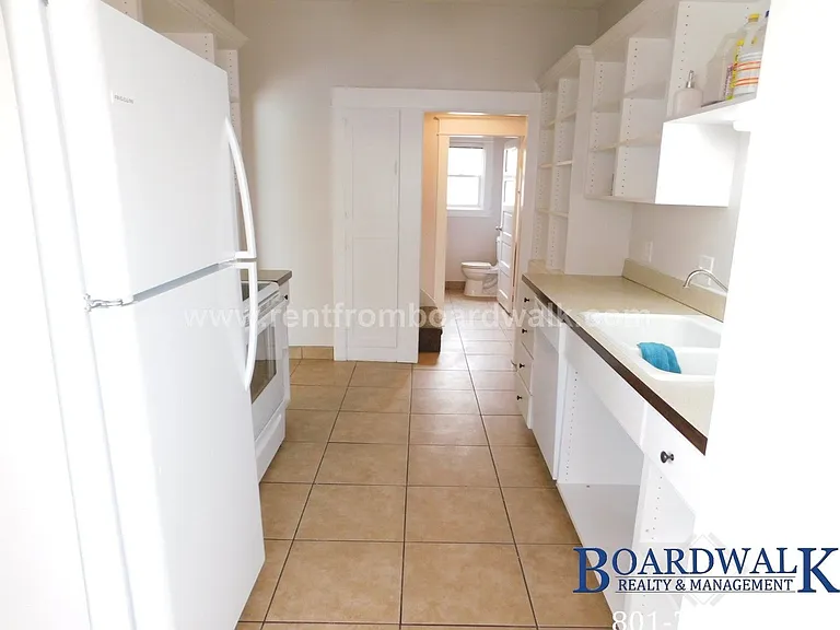 657 E Warnock Ave — Photo 19