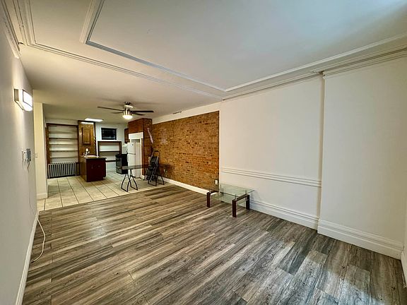 3rd image of 215 E 115th St #1