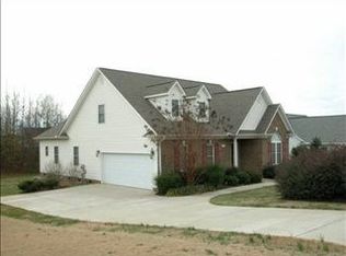 369 Shadow Oak Ct, Boiling Springs, SC 29316