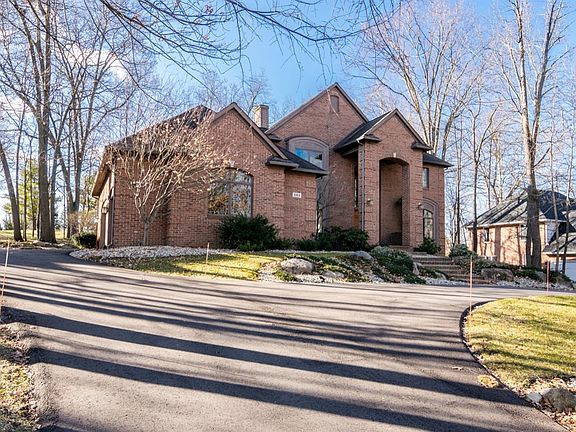 3rd image of 563 Glenmoore Dr