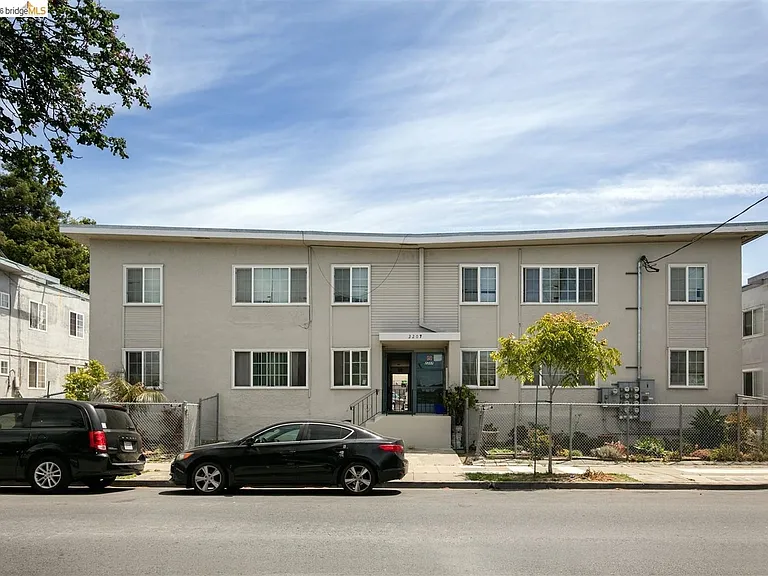 2207 Bonar St #D — Photo 1