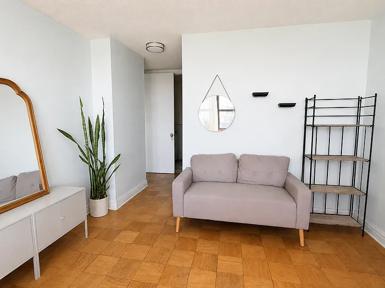 7002 Kennedy Blvd E #42I — Photo 2