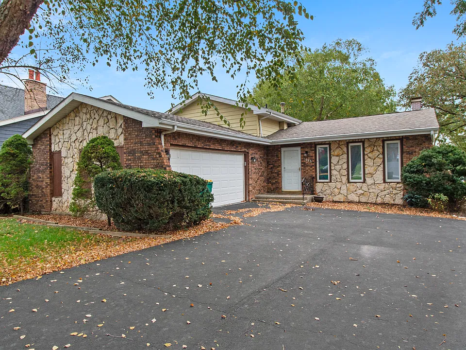 1586 Sunnyslope Dr