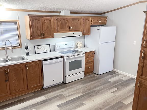 4th image of 69 Village Ct
