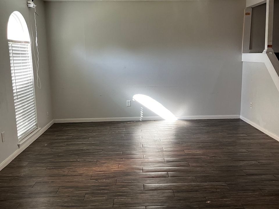 2nd image of 11742 S Kirkwood Rd
