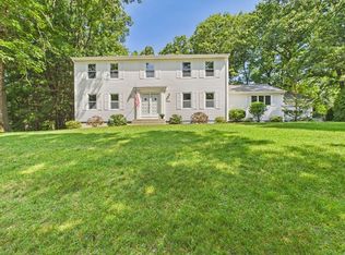 500 Inverness Ln, Longmeadow, MA 01106
