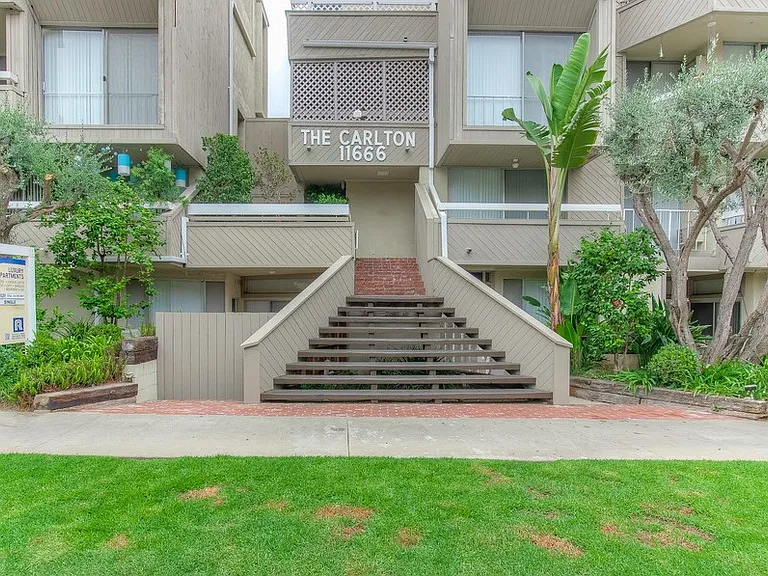 The Carlton — Photo 1