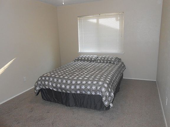 3rd image of 3321 Edgecliff Dr